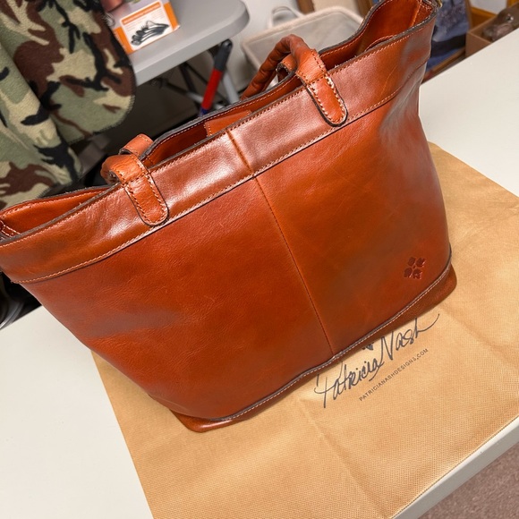 Patricia Nash Brown Leather Mallory Tote Bag with dust bag - Picture 2 of 13